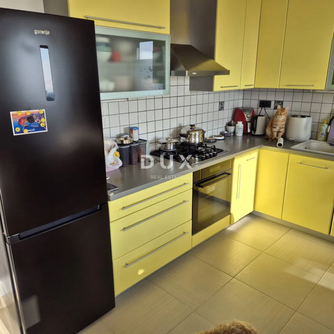 Viškovo, Saršoni, dvosoban stan, balkon, pogled na more, podno grijanje, parking, novija gradnja