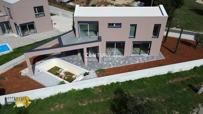 STRANIĆI KOD SVETOG LOVREČA – MODERNE VILLA MIT POOL