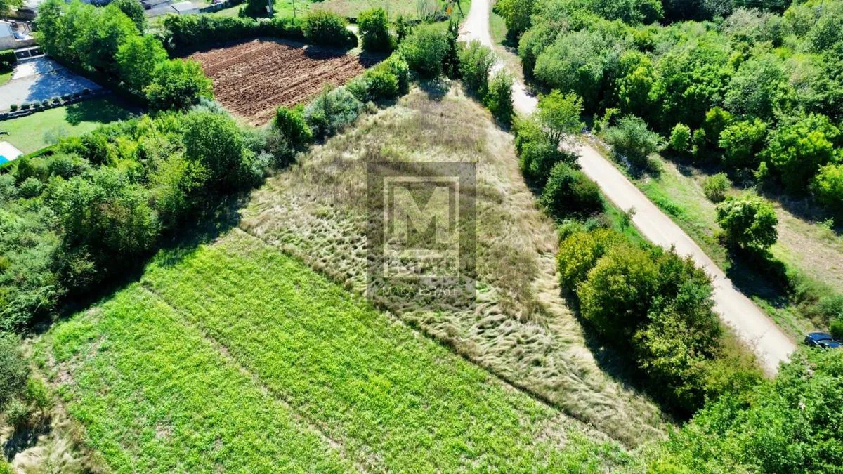 Sv.Lovreč okolica , Građevinsko zemljište na mirnoj lokaciji