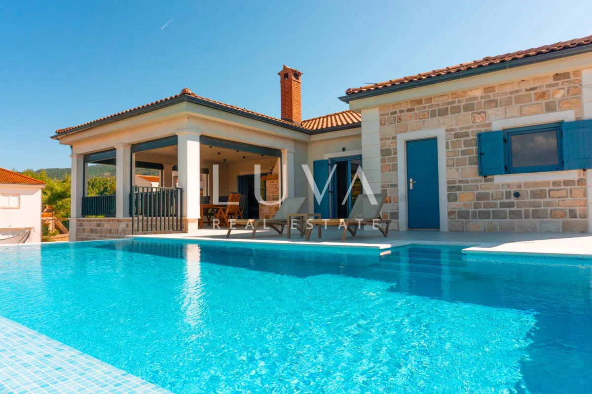 Hvar, Jelsa, eladó 235 m²-es kőház medencével