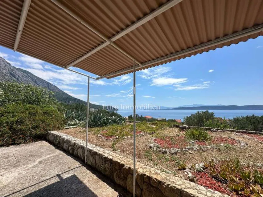 Samostojeća kuća s pogledom na more, 200 m od plaže