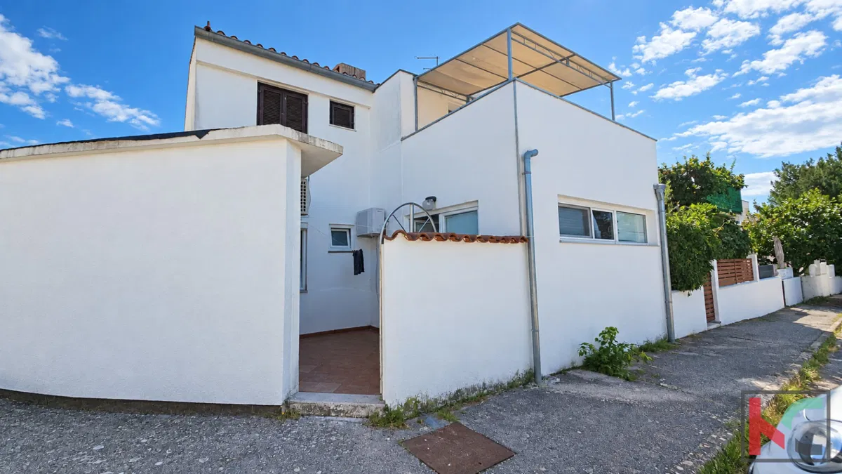 ISTRA, BARBARIGA, STAN I APARTMAN TE ZAJEDNIČKO DVORIŠTE #PRODAJA