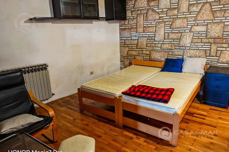 Prilika! Stan 100 m od mora s okućnicom – 3