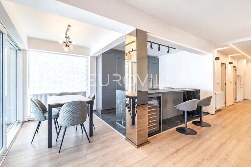 Zagreb, Petrova street, modern three-bedroom apartment with balcony and parking space 108 m² – 2