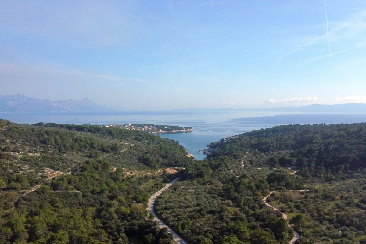 Građevinsko zemljište s dozvolom i pogledom na more