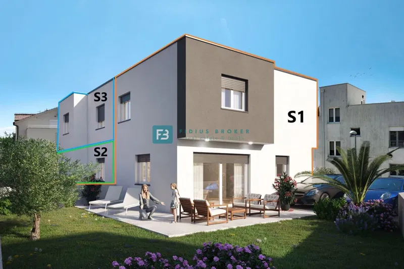 VODICE, novi projekt, dvoetažni stan, 500 m od plaže, vrt 108 m2, ostava
