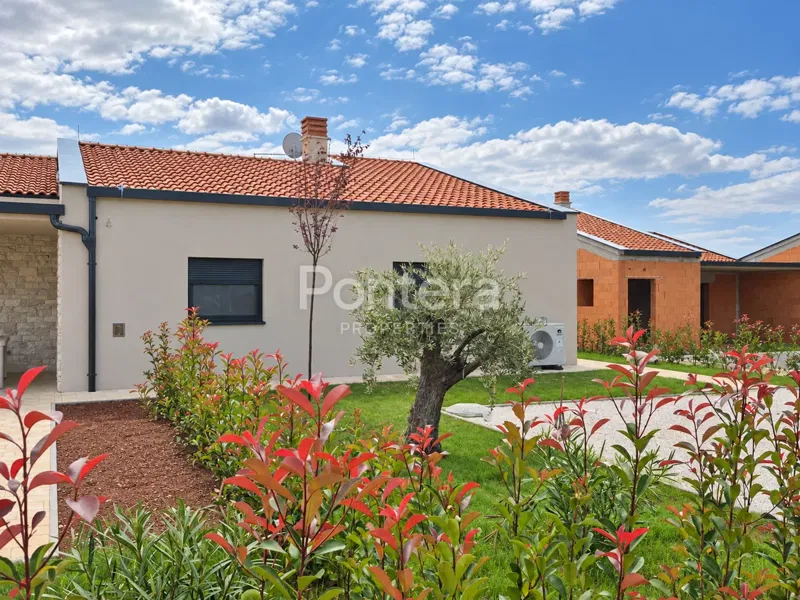 ISTRIEN, POREČ - möbliertes Erdgeschoss, 3 Schlafzimmer, Sommerküche