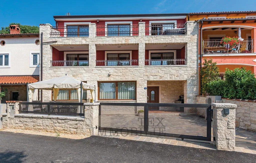 Haus mit Jacuzzi in der Nähe von Porec