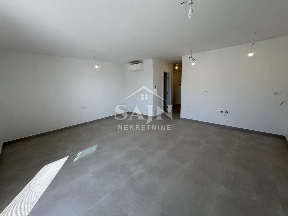 Okrug/Apartament z dwiema sypialniami i ogrodem blisko morza S3