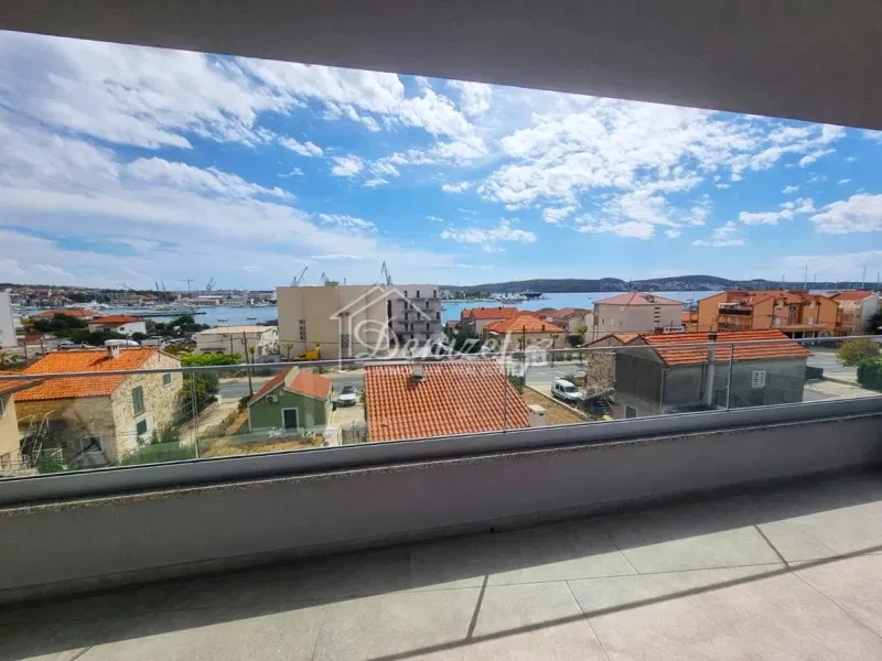 Seget Donji – moderan i namješten stan s pogledom na more