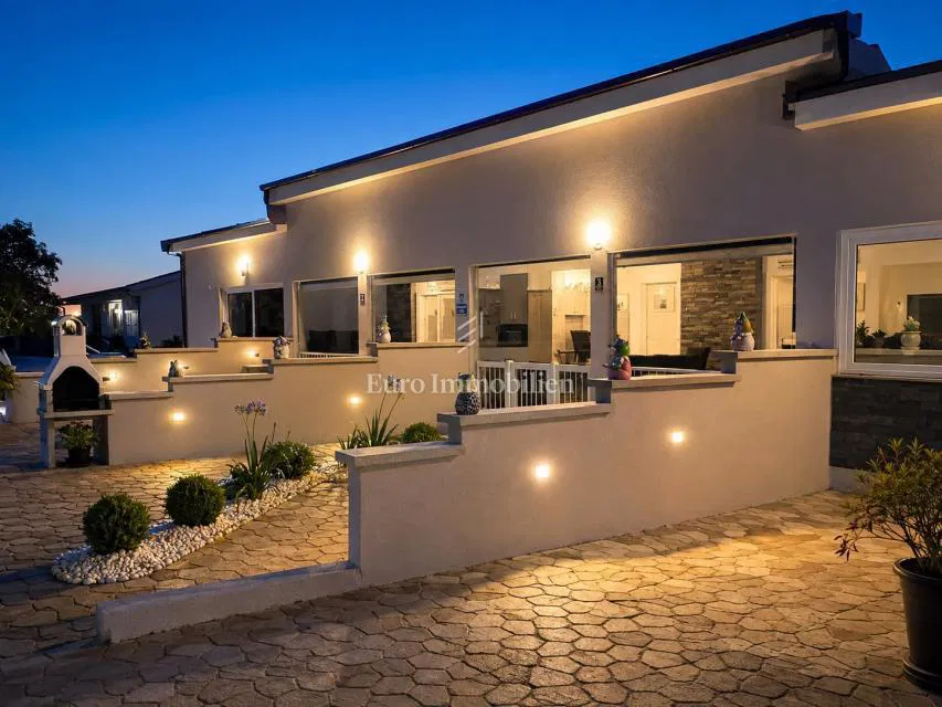Dvosoban apartman s vlastitim vrtom - Vir