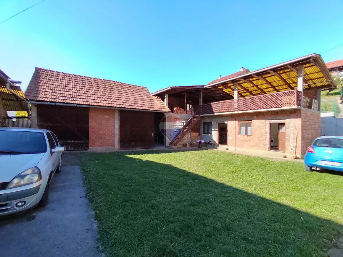 Duga Resa - kuća za renovaciju u blizini Mrežnice