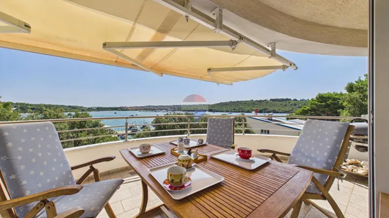 Istra,Banjole-apartman s 2 spavaće sobe, pogled na more,2.kat
