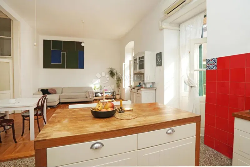 Beautiful apartment near the market with a terrace – 3