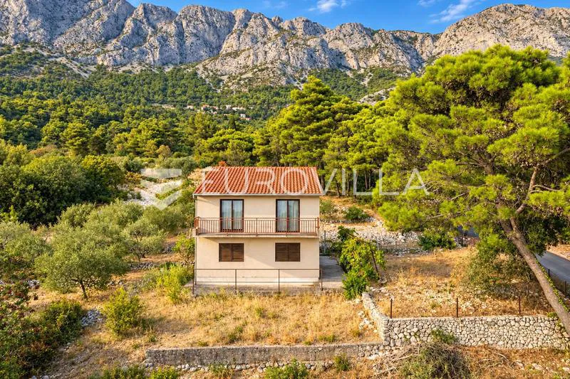 Zaostrog, samostojeća kuća na zemljištu 1.226 m² s mogućnošću dodatne gradnje, pogled na more