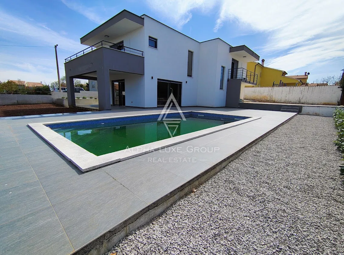 Istria, Albona : Villa moderna con piscina