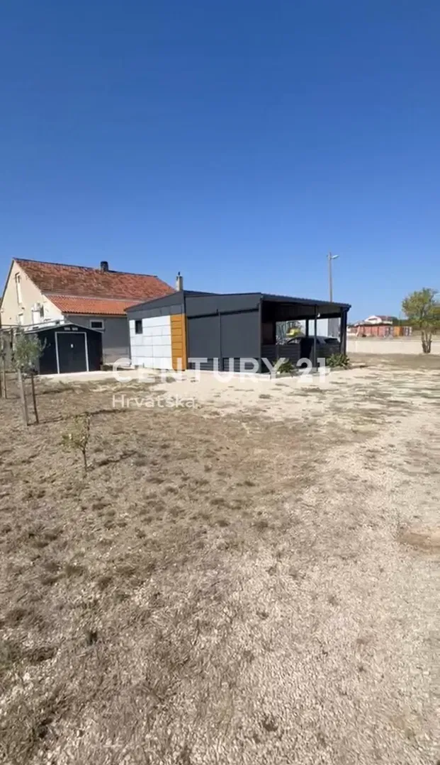 Biograd na moru - građevinsko zemljište i mobilna kućica