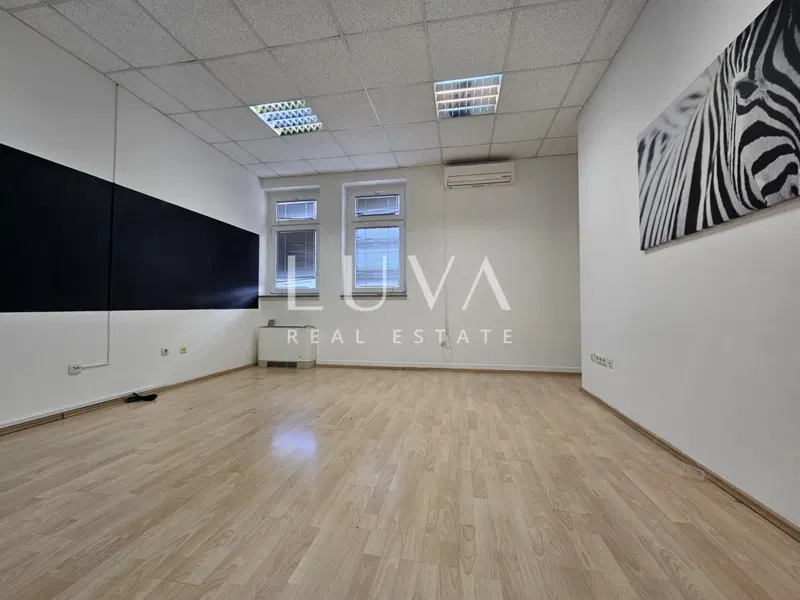 Záhreb, Dubrava, komerčné priestory s rozlohou 300 m², na prenájom