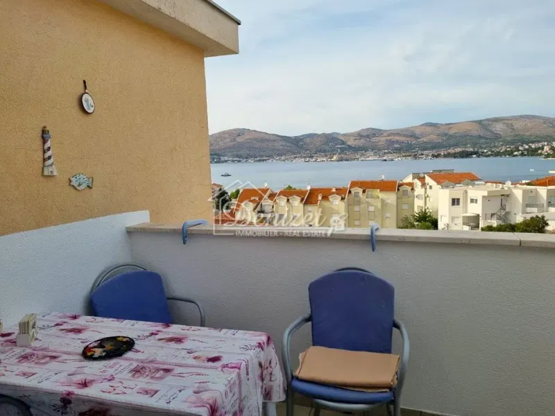Okrug Gornji, jednosobni stan s pogledom na more