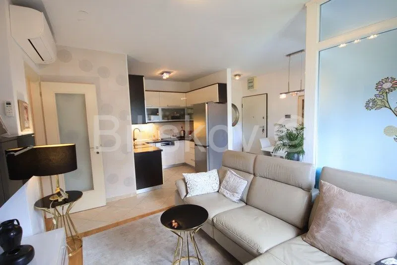 Split, Sukoišan prodaja 2 soban stan 59,80 m2