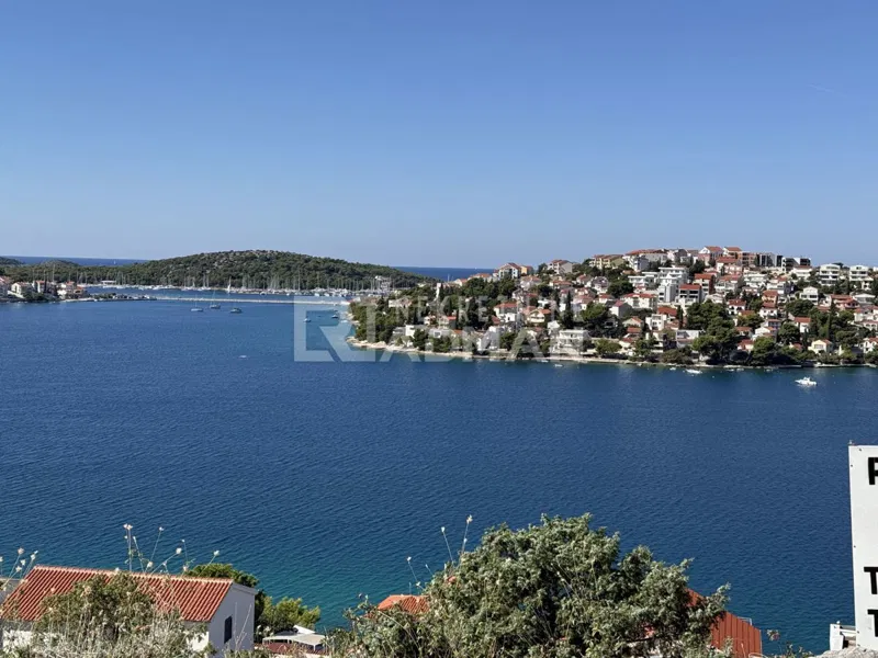 ROGOZNICA -ZATOGLAV- APARTMANTSKA KUĆA S PREKRASNIM POGLEDOM