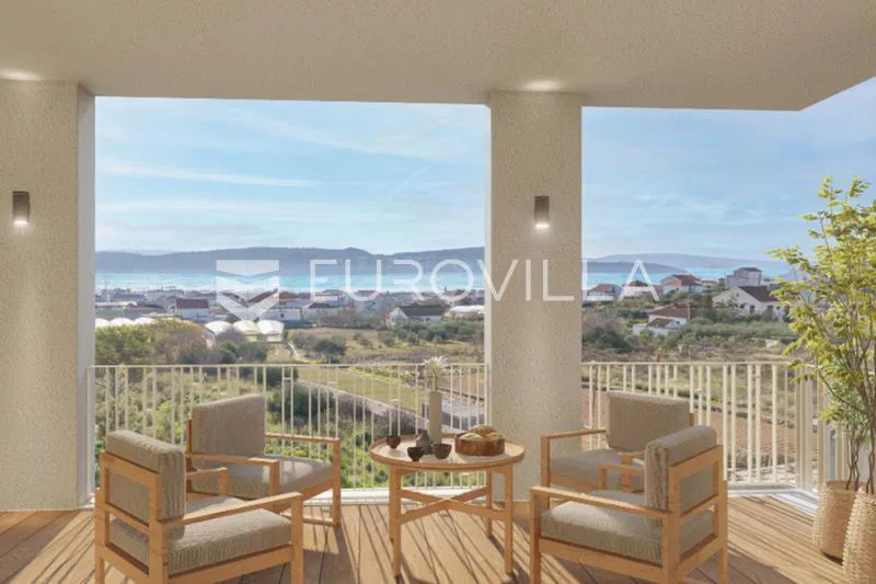 Trogir, Seget Donji, dvosoban stan na četvrtom katu neto korisne površine 90 m², S8, D