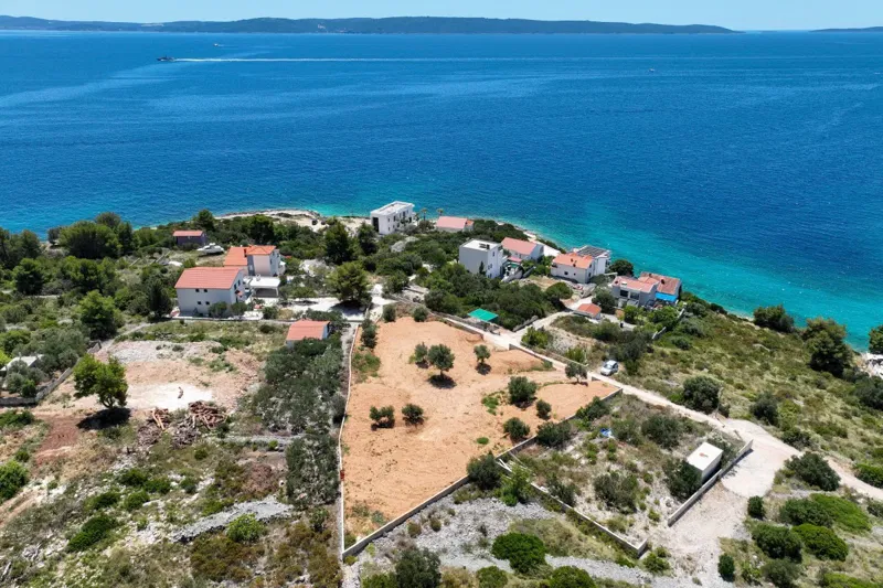 Vrhunsko građevinsko zemljište s panoramskim pogledom na more