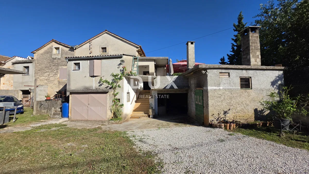 Višnjan, kamenný dům 233 m², nová střecha