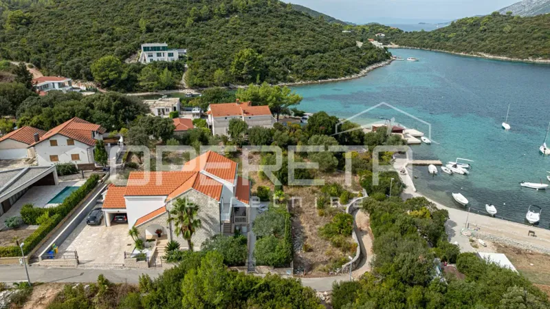 Vrbovica, Korčula - ekskluzivna kuća uz plažu s pogledom na Pelješki kanal