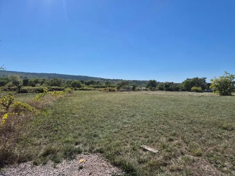 Grundstück Trget, Raša, 1.652m2