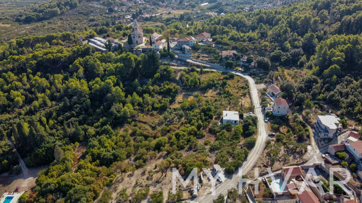 Građevinsko zemljište u mirnom predjelu Dola
