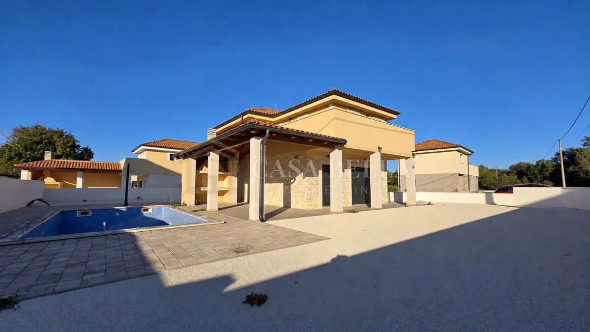 CUKRIĆI, ISTRA| Vila 155m2, 3S+DB| bazen i ljetna kuhinja!