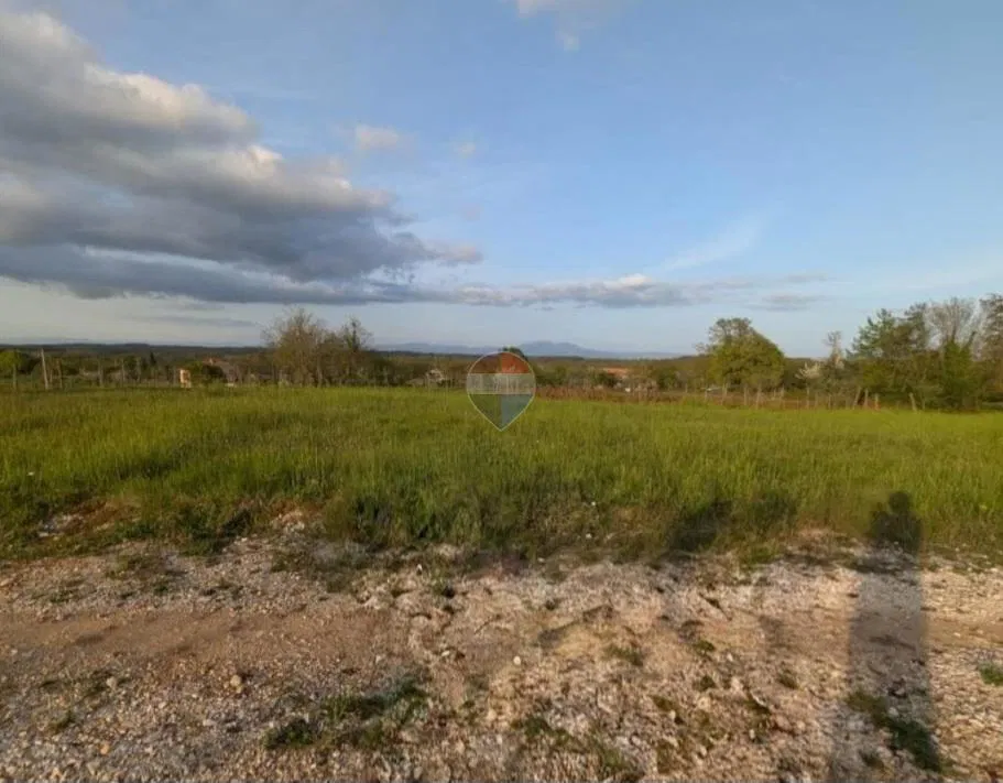 Istra,Žminj,građevinski teren sa projektom za prizemnicu