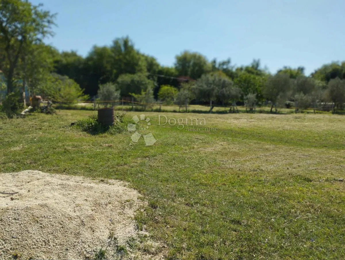 VALTURA - TELEK 1500 m² - BENYÚJTOTT VÁROSÍTÁSRA