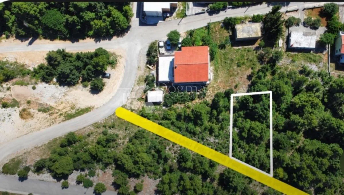 Zazidljivo zemljišče Starigrad, 380m2
