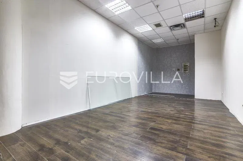 Zagreb, Importanne centar, poslovni prostor 30 m²