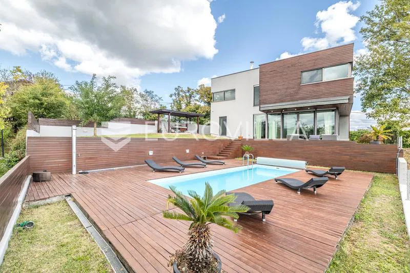 Zagreb, Gornja Dubrava, prekrasna vila s bazenom površine 360 m²