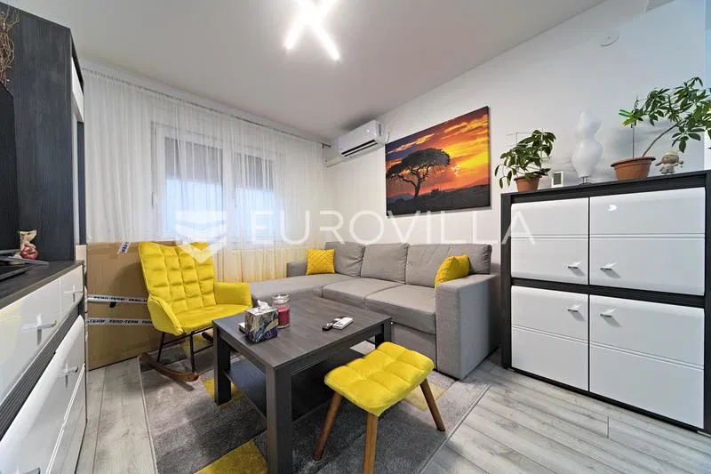 Osijek, Centar prodaje se uređen namješten stan površine 37 m²