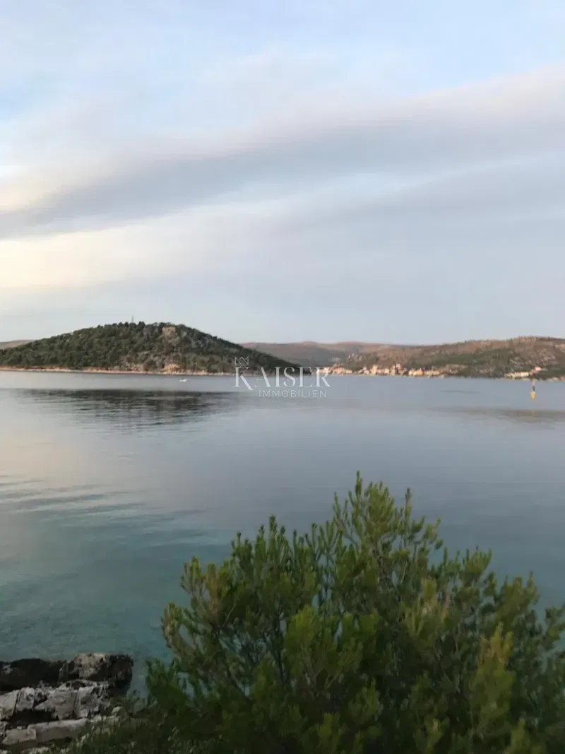 Rogoznica, Ražanj - građevisnko zemljište 988 m2, prvi red do mora