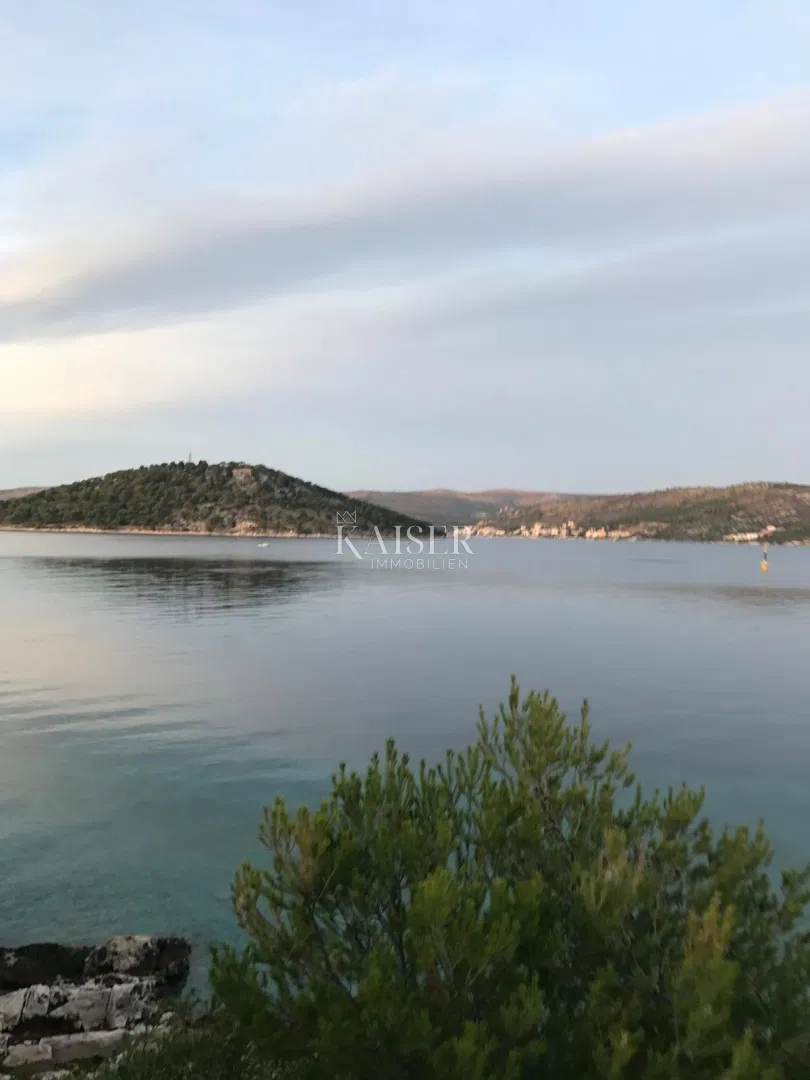 Rogoznica, Ražanj - građevisnko zemljište 988 m2, prvi red do mora