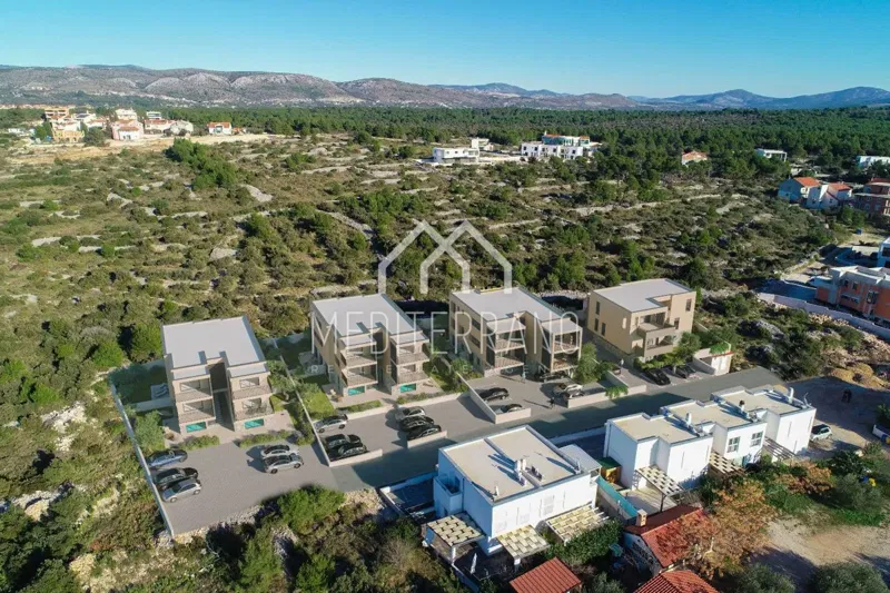 Jednosoban apartman s dvorištem, novogradnja