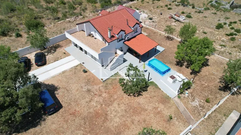 Dragišići - Furnished detached house with 2 separate apartments – 2