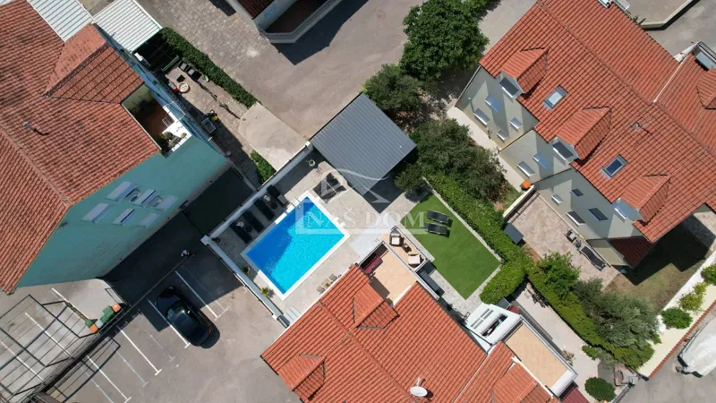 Two-bedroom apartment on the ground floor with private pool and garden, furnished - Vodice – 2