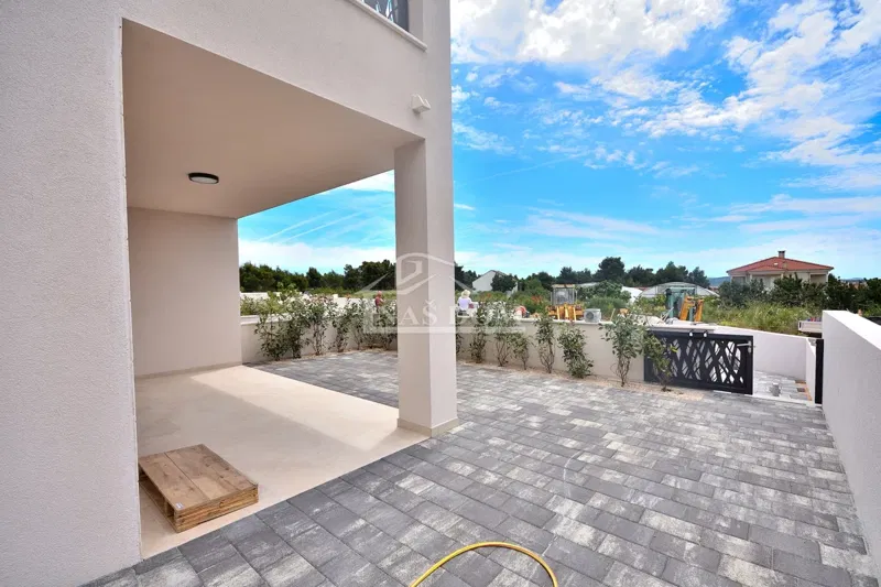 Vodice - apartment with a garden in a smaller urban villa in a quiet location – 3