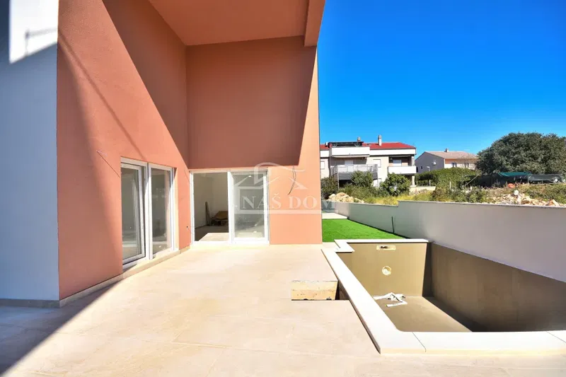 Vodice - S1 apartment with pool near the center and the beach – 2