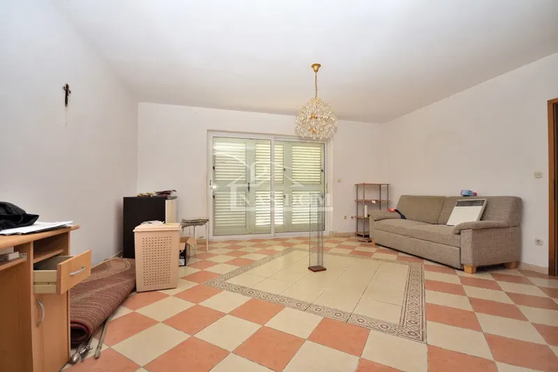 Vodice, SRIMA - apartment house with 5 apartments 100 m from the beach – 3