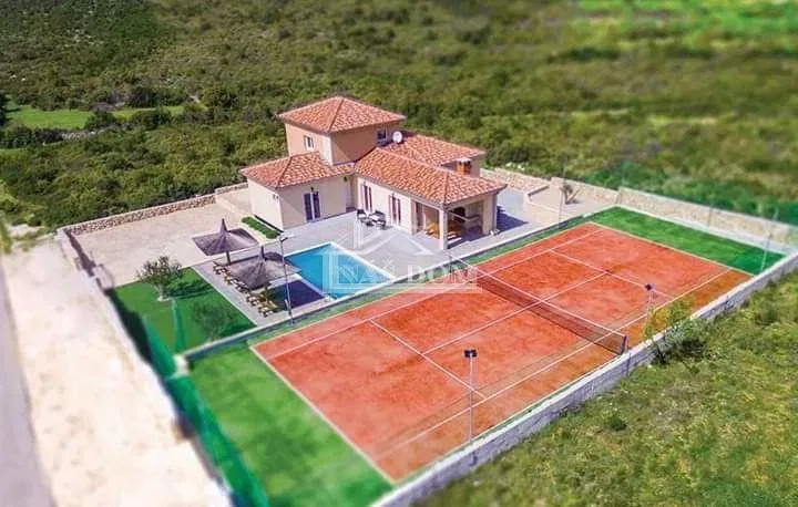 Debeljak, Sukošan- Vila sa bazenom