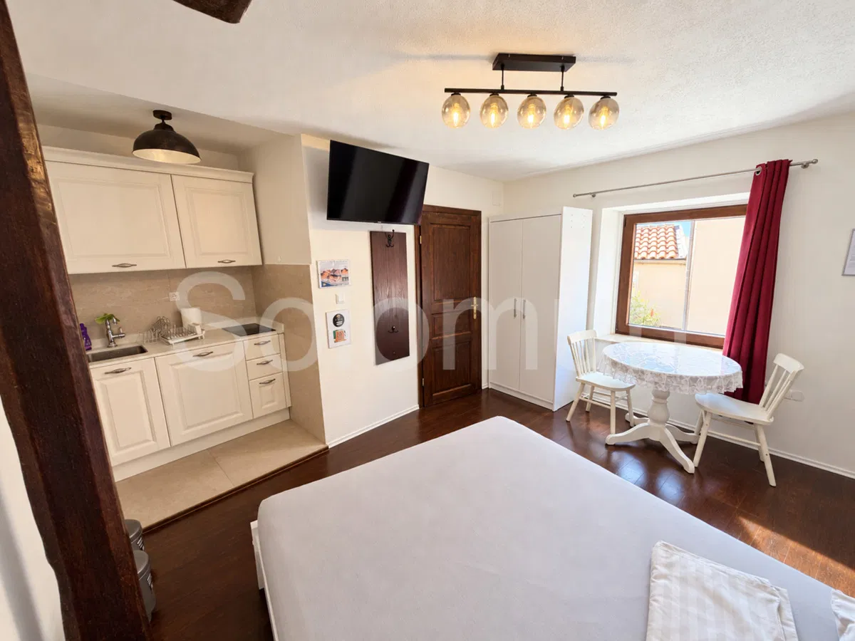 Rovinj, centar– studio apartman 19 m2, drugi red do mora