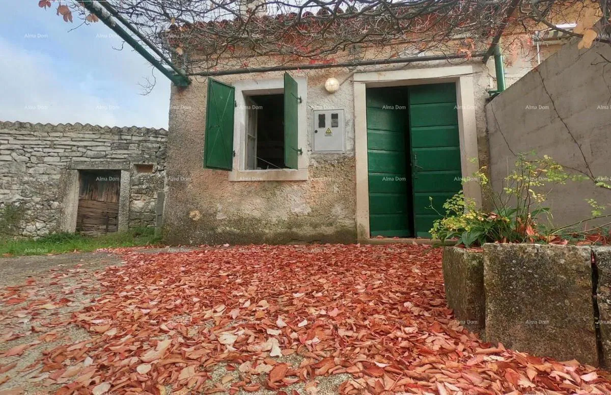 Rakalj, kamena kuća s 1.920 m² građevinskog zemljišta
