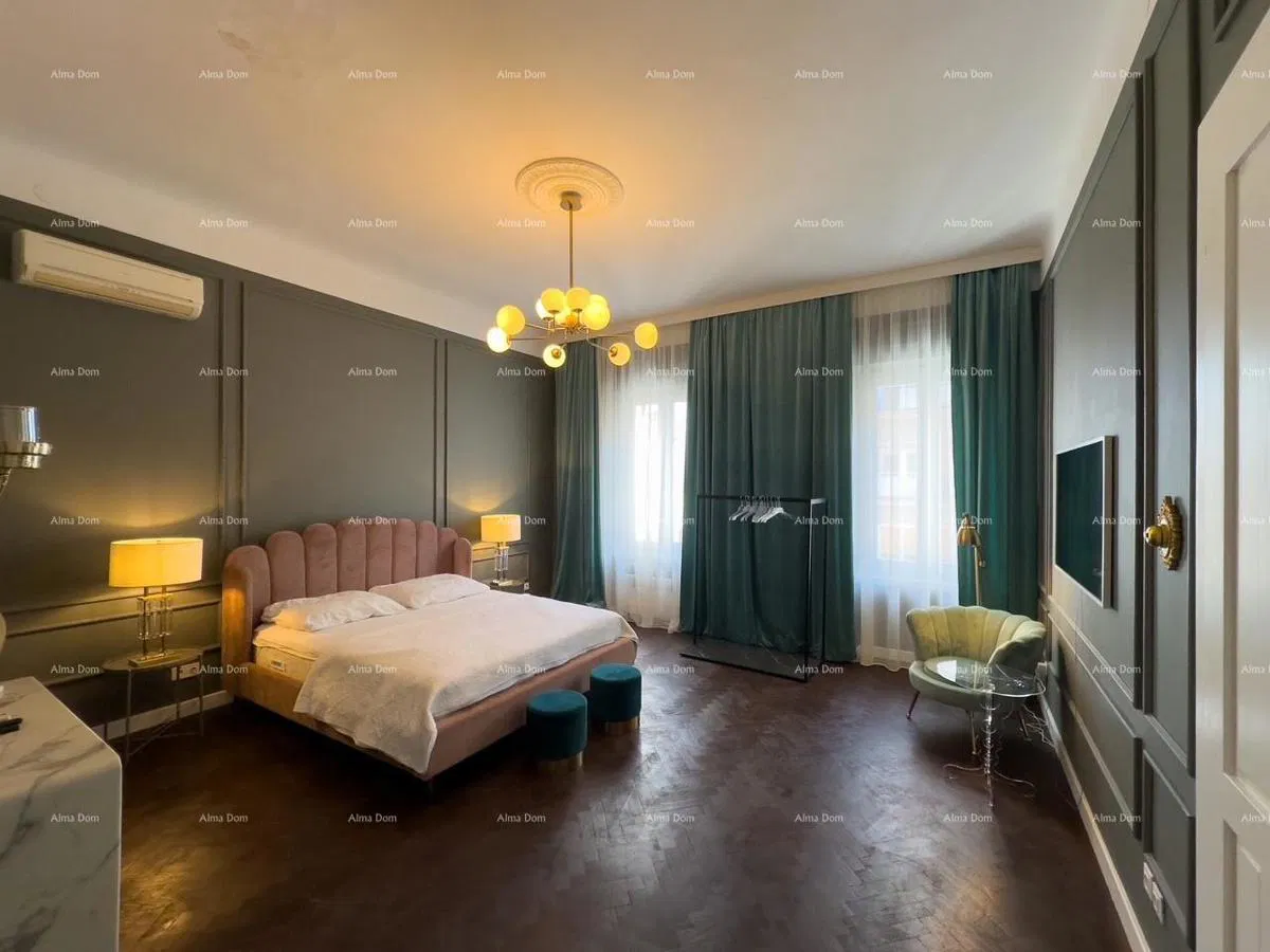 Wir verkaufen eine renovierte Wohnung im Zentrum von Pula!